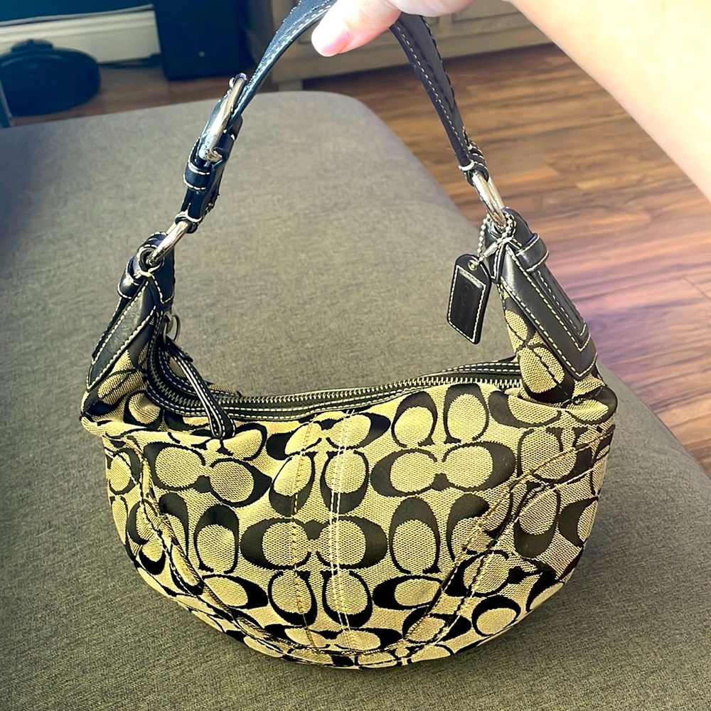 Classic Coach Shoulder Bag